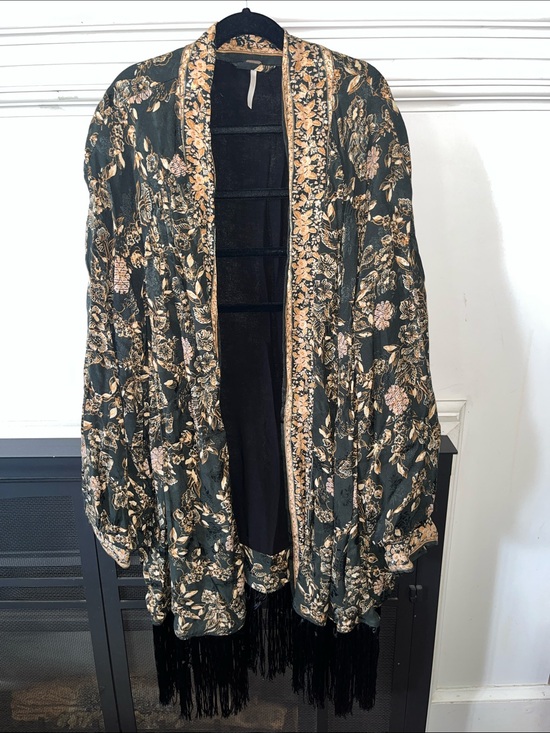 Free People Jackets & Blazers - Free People Kailin Floral Print Kimono with Fringe